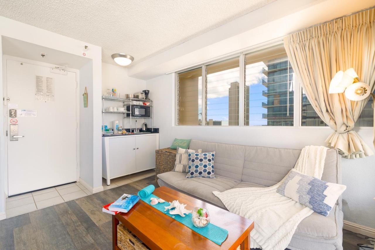 Beautiful Studio In The Heart Of Vibrant Waikiki Honolulu Exterior photo