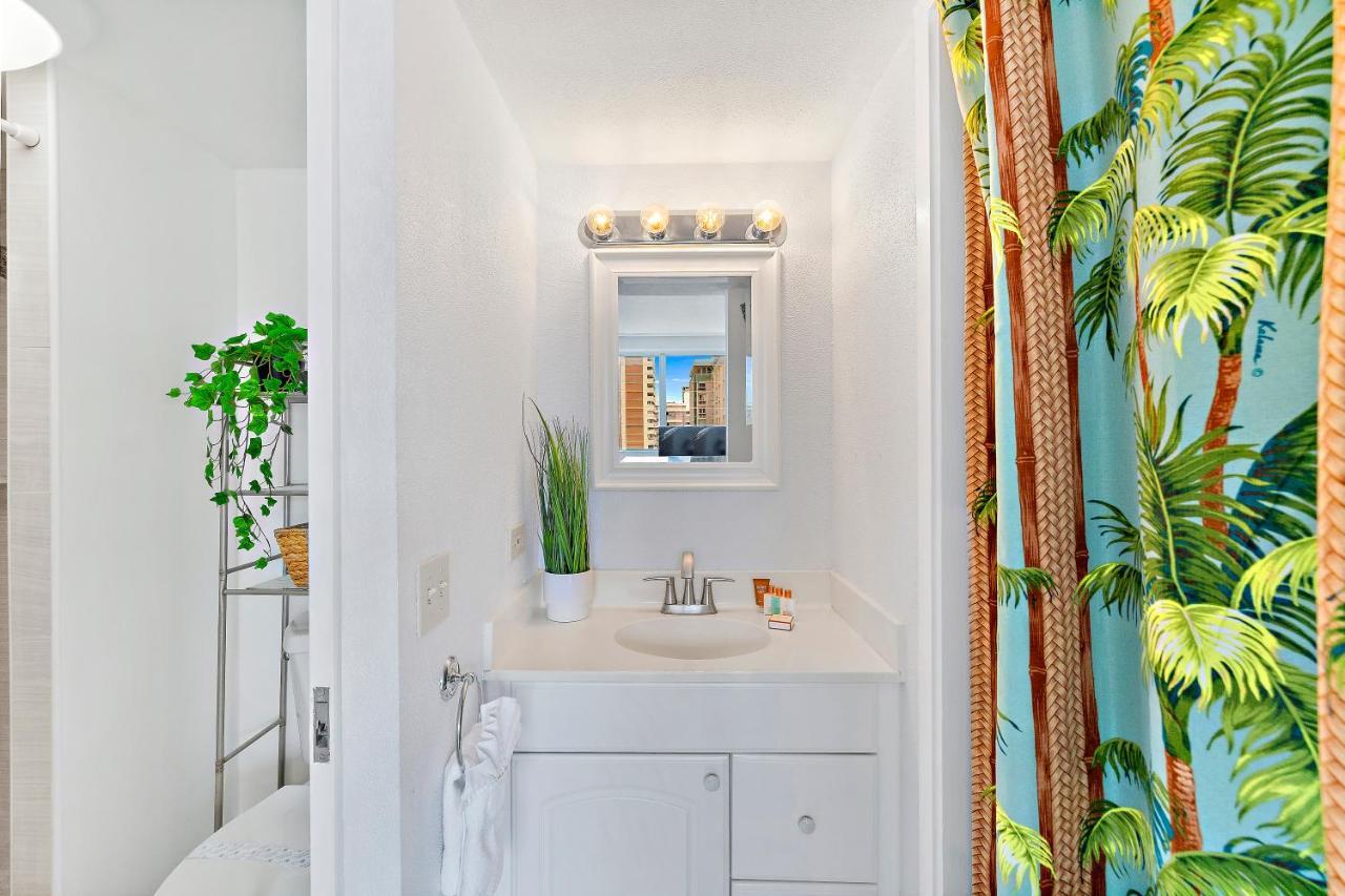 Beautiful Studio In The Heart Of Vibrant Waikiki Honolulu Exterior photo